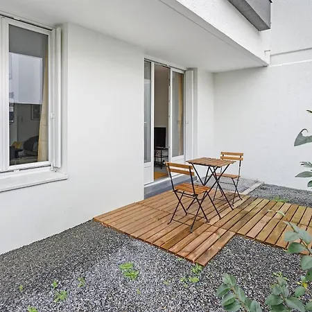 Le Petit Patio Proximite Clinique Jules Verne Nantes