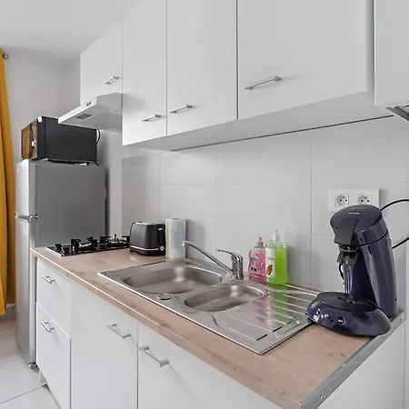 Le Petit Patio Proximite Clinique Jules Verne Nantes